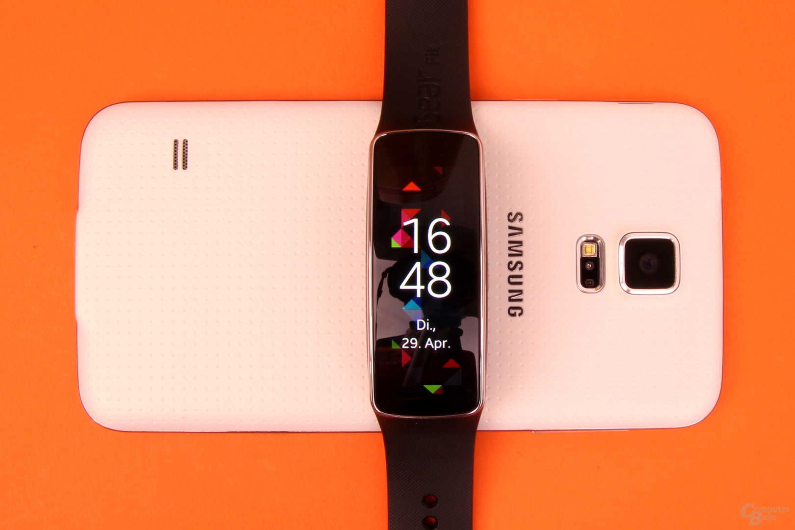 Samsung Gear Fit – Das Nexus Q fürs Handgelenk