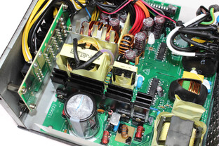 FSP Aurum 92+ 550 Watt - Elektronik im Detail