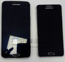 Samsung Galaxy Alpha (re.) im Vergleich zum S5