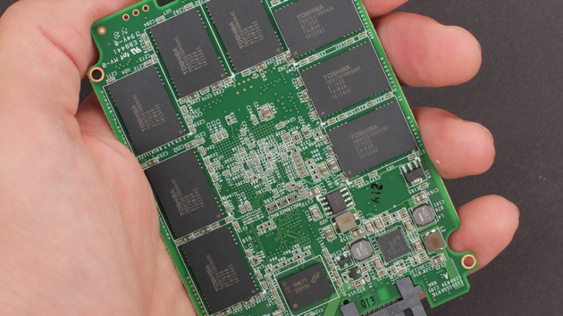 AMD Radeon R7 SSD im Test: Die „rote“ OCZ im Test