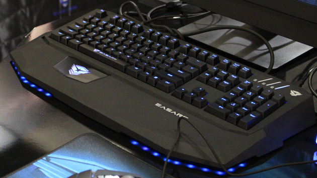 Gamescom 2014: Easars mit Tastaturen und Mäusen im Autodesign