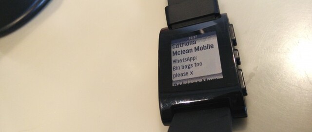 WhatsApp-Nachrichten sendet ab sofort auch Pebble selbst ans Handgelenk