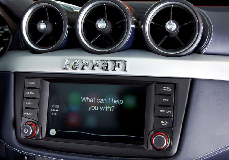 Apple CarPlay im Ferrari FF