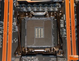 Gigabyte X99 SOC Force LN2 mit mehr Pins
