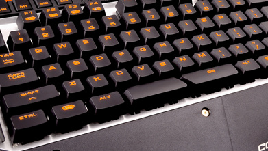 Cougar700K: Spieletastatur mit freiliegenden MX-Schaltern
