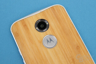 Motorola Moto X 2014 – Rückseite neben Holz nun auch in Leder