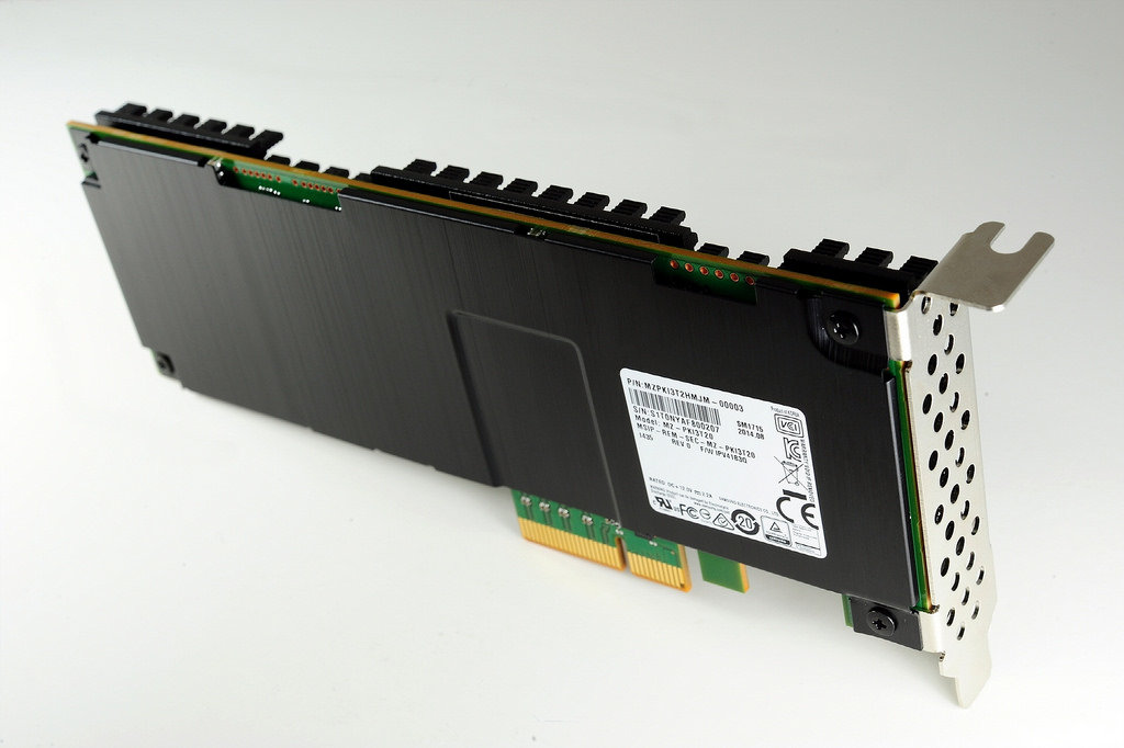 3,2 TB NVMe PCIe SSD mit 3D V-NAND von Samsung