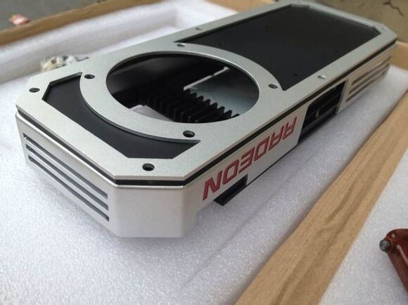 Möglicher Kühler der AMD Radeon R9 390(X)