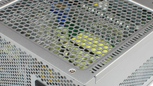 SilverStone Nightjar im Test: 520 Watt dank 80Plus-Platin passiv gekühlt