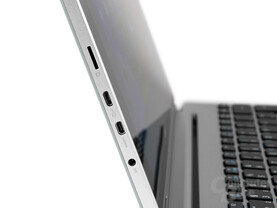 Viele Anschlussmöglichkeiten: Das Acer Aspire Switch 10 FHD