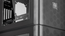 Core V21: Thermaltake lässt Würfelgehäuse zum Stapeln vom Stapel