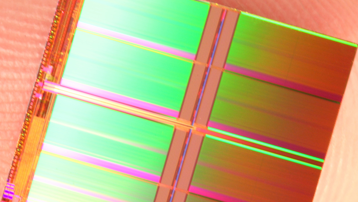 Flashspeicher: Intels 3D-NAND hat 32 Lagen und 256 Gigabit pro Die