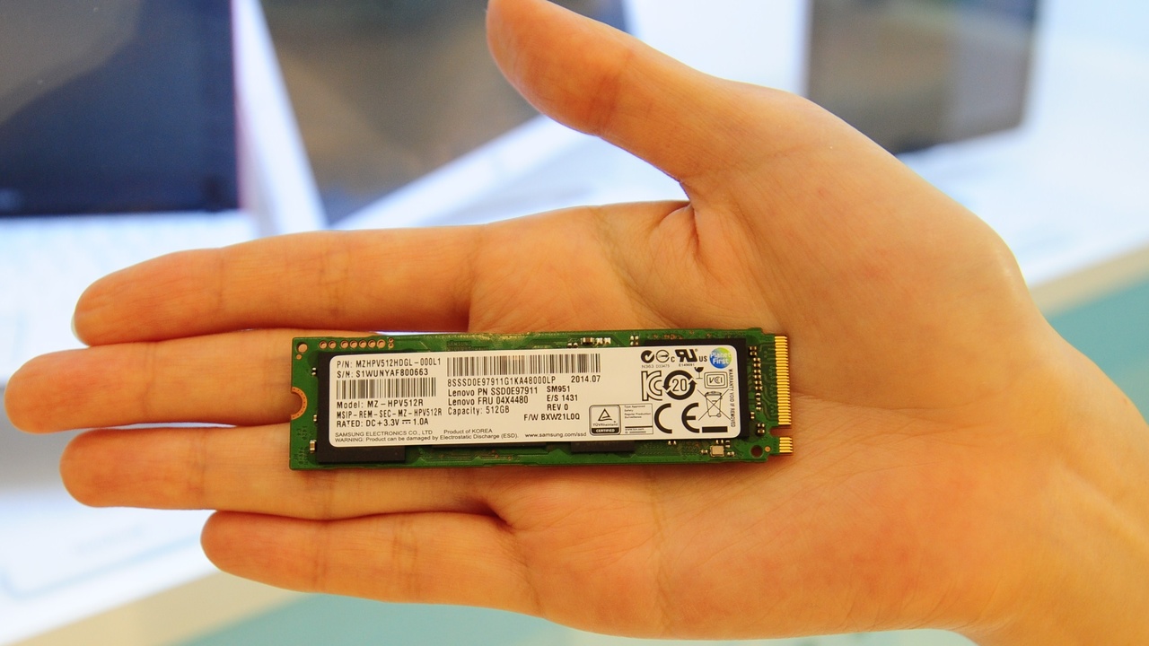 Samsung SM951: M.2-SSD mit PCIe 3.0 und 2.150 MB/s geht in Serie