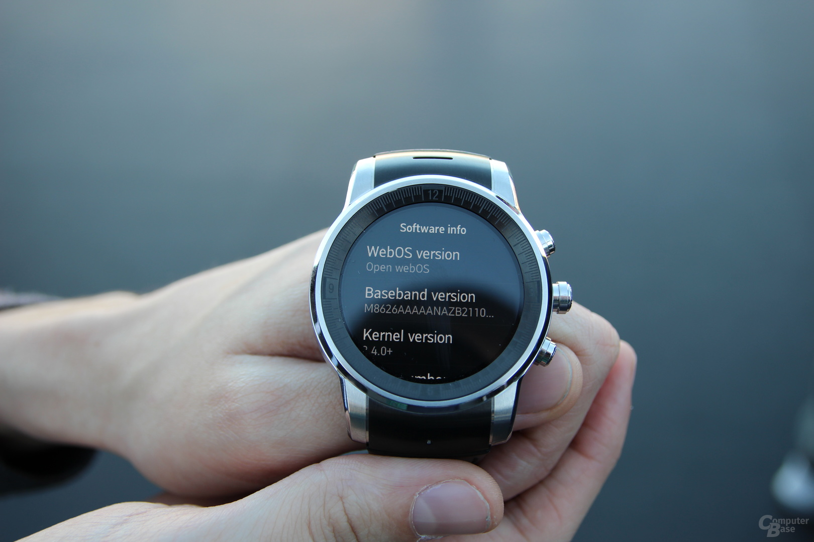 LG-Smartwatch für Audi mit webOS auf der CES 2015