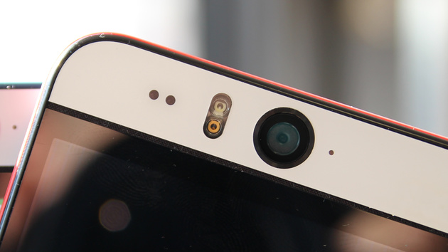 One (M9): HTC arbeitet mit Attrappen im alten Design