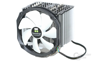 Thermalright HR-02 Macho Rev. B – Der Lüfter überragt den Kühlkörper