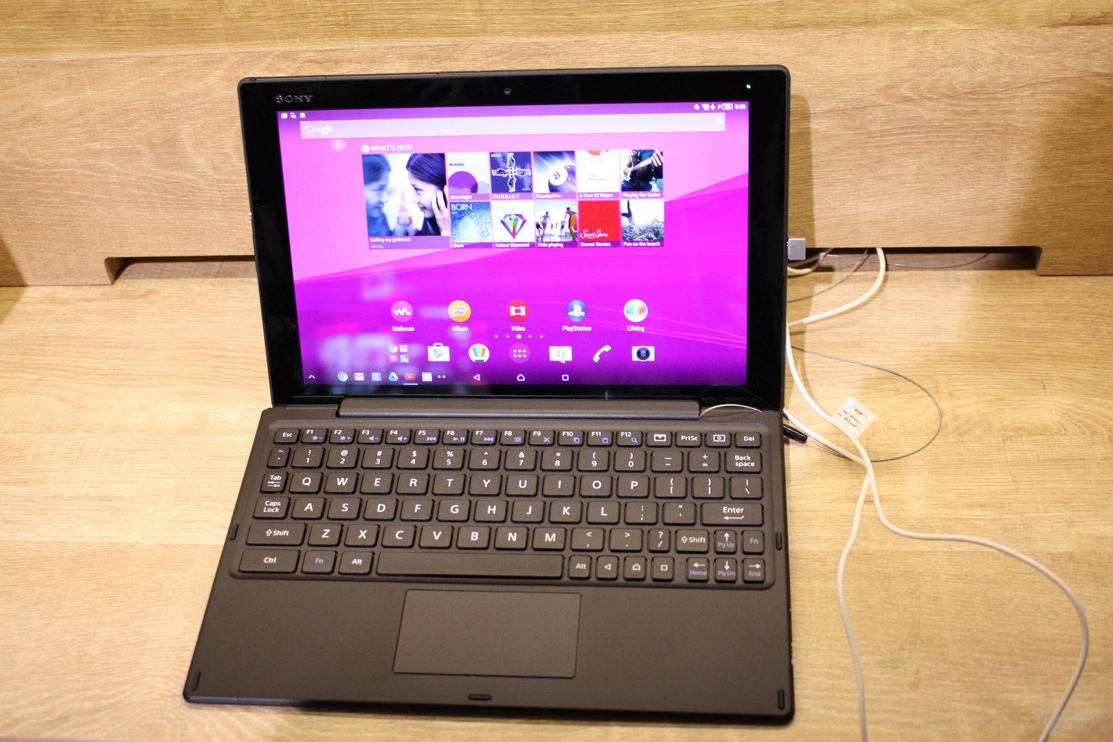 Sony Xperia Z4 Tablet  mit Tastatur BKB50 ausprobiert