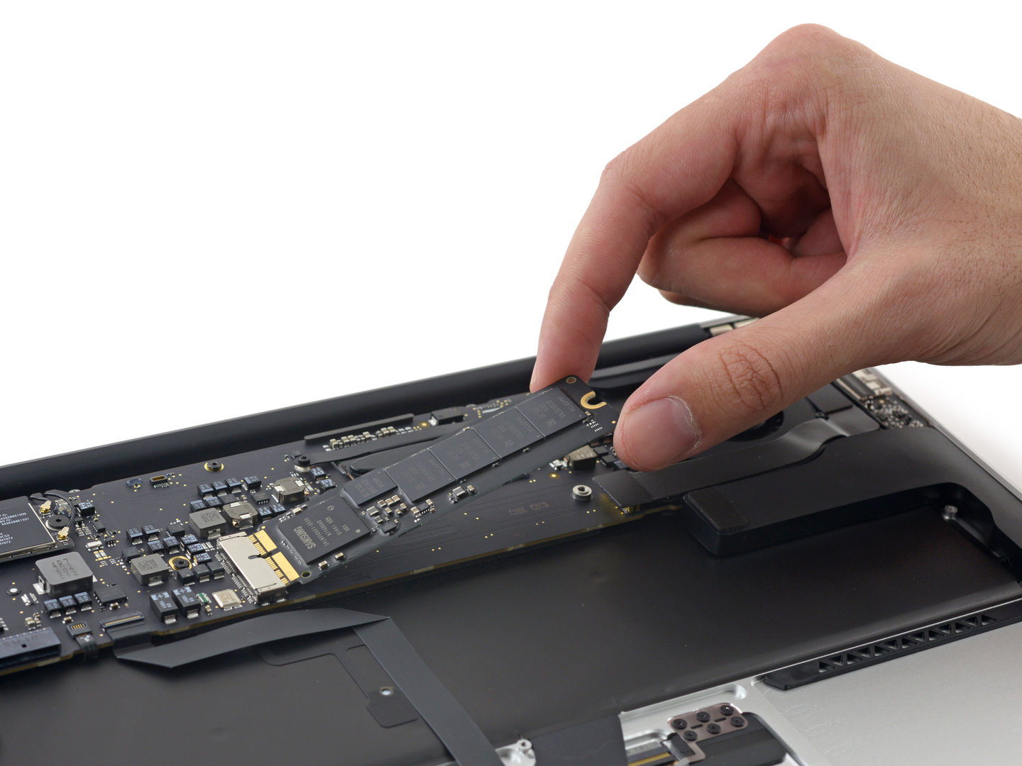 128 GB OEM-Version der Samsung SM951 im MacBook Air 13“ (Early 2015)