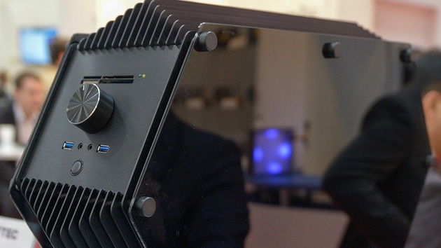 Chieftec: Design- und Passivgehäuse für das Wohnzimmer