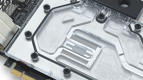 GeForce GTX Titan X: EVGA mit Wasserkühlung und mehr Takt