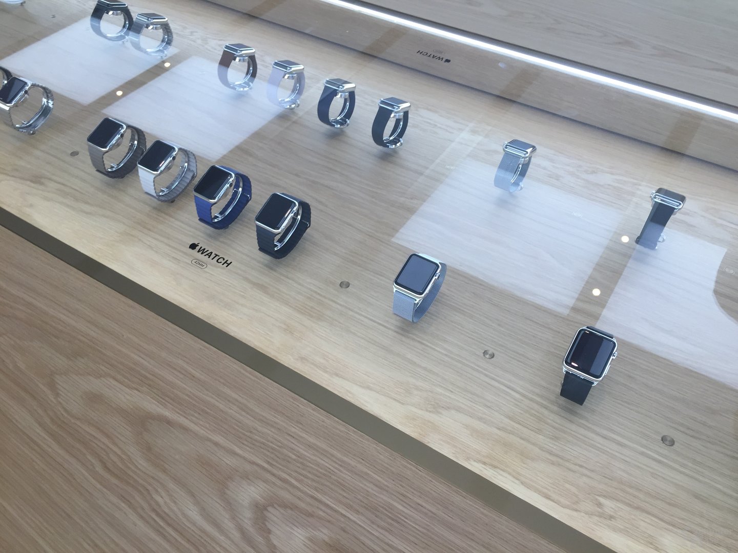 Die Apple Watch im Apple Store in Hannover