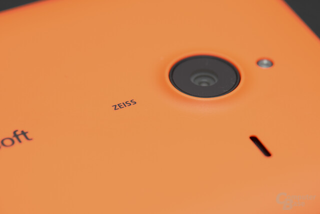 Die Kamera mit Optik von Zeiss