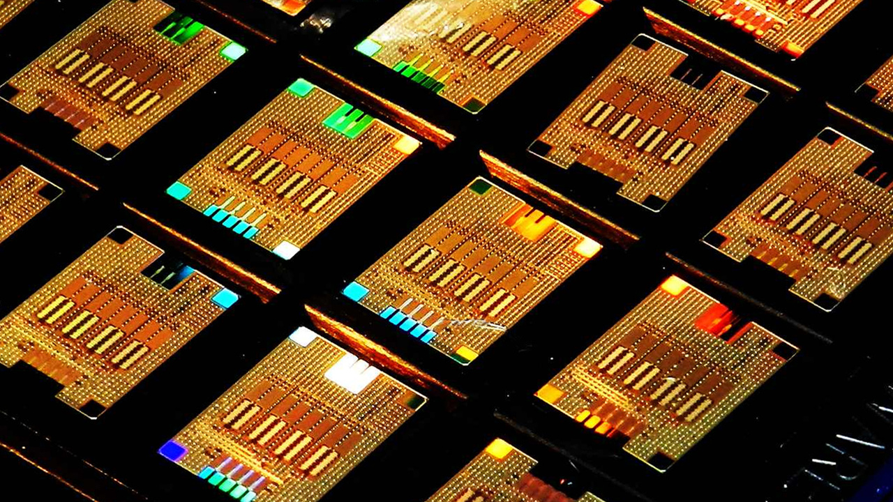 Silicon Photonics: Transceiver von IBM schafft 100 Gbit/s über 2 Kilometer