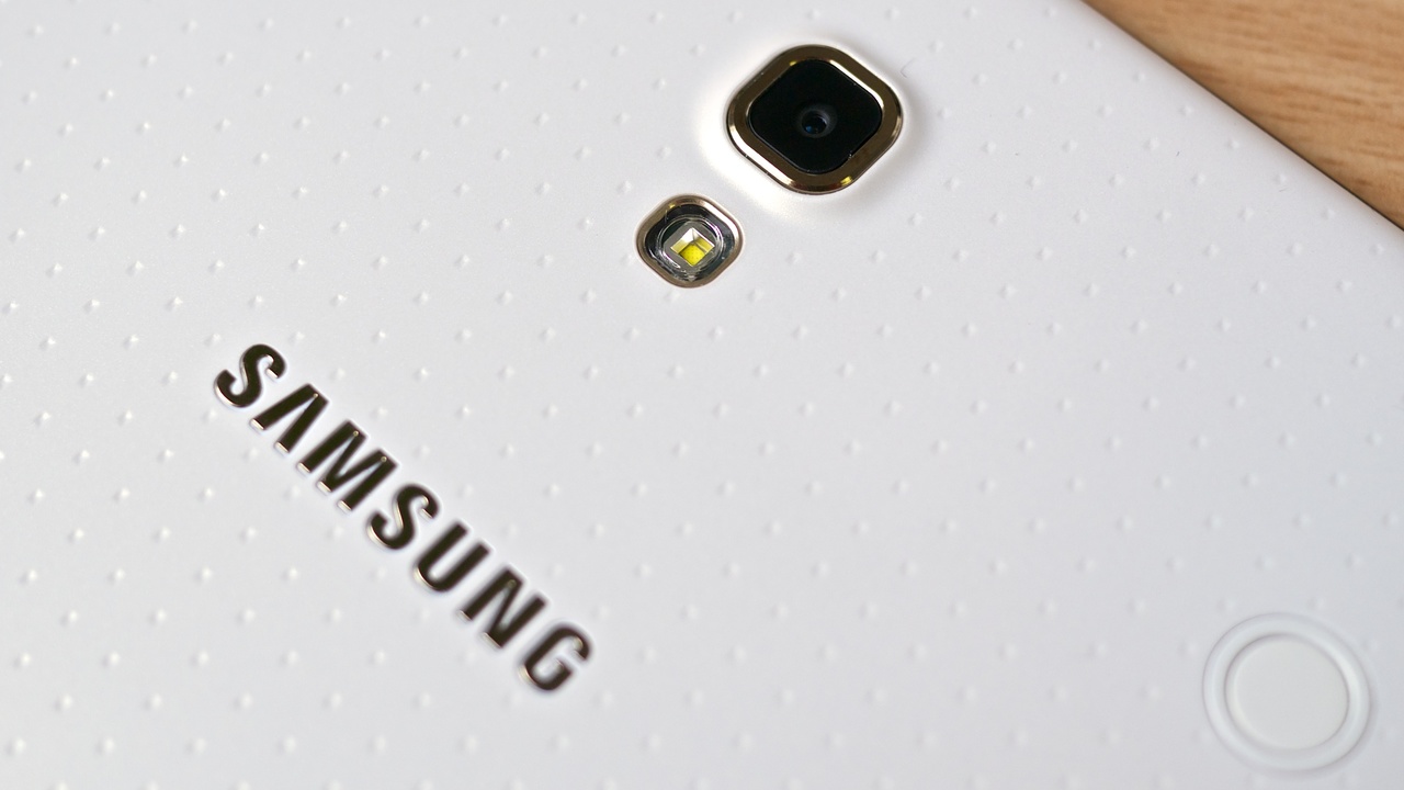 Samsung Galaxy S6 Active: Erste Fotos des Outdoor-Smartphones aufgetaucht