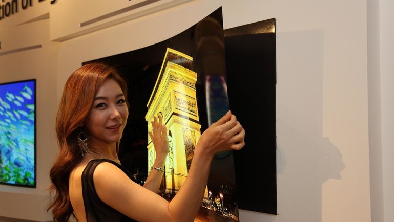 Display-Technik: LG hängt 55"-OLED-Panel wie ein Poster an die Wand