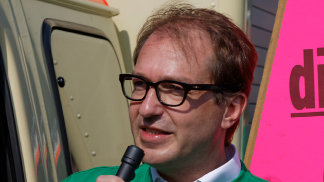Netzausbau: Dobrindt kündigt Ende der Funklöcher für 2018 an