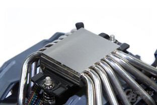 Cryorig R1 Ultimate – Die Bodenplatte ist von sieben Heatpipes durchzogen