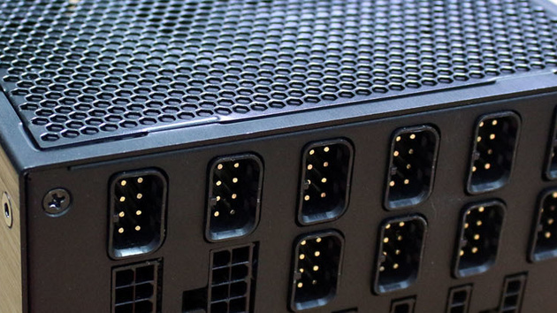 Netzteile: Mehr 80Plus Titanium und SFX-L mit Platinum bei 700 Watt