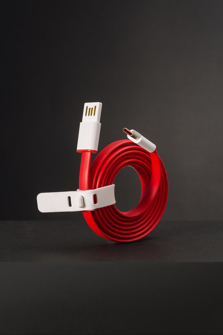 USB-Kabel des OnePlus 2 mit USB Typ C und USB Typ A