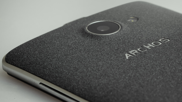 Archos 50d Helium: Minimale Produktpflege mit LTE Dual-SIM für 150 Euro