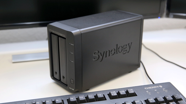 Synology DS215+ im Test: Schnelles 2-Bay-NAS mit exotischem SoC