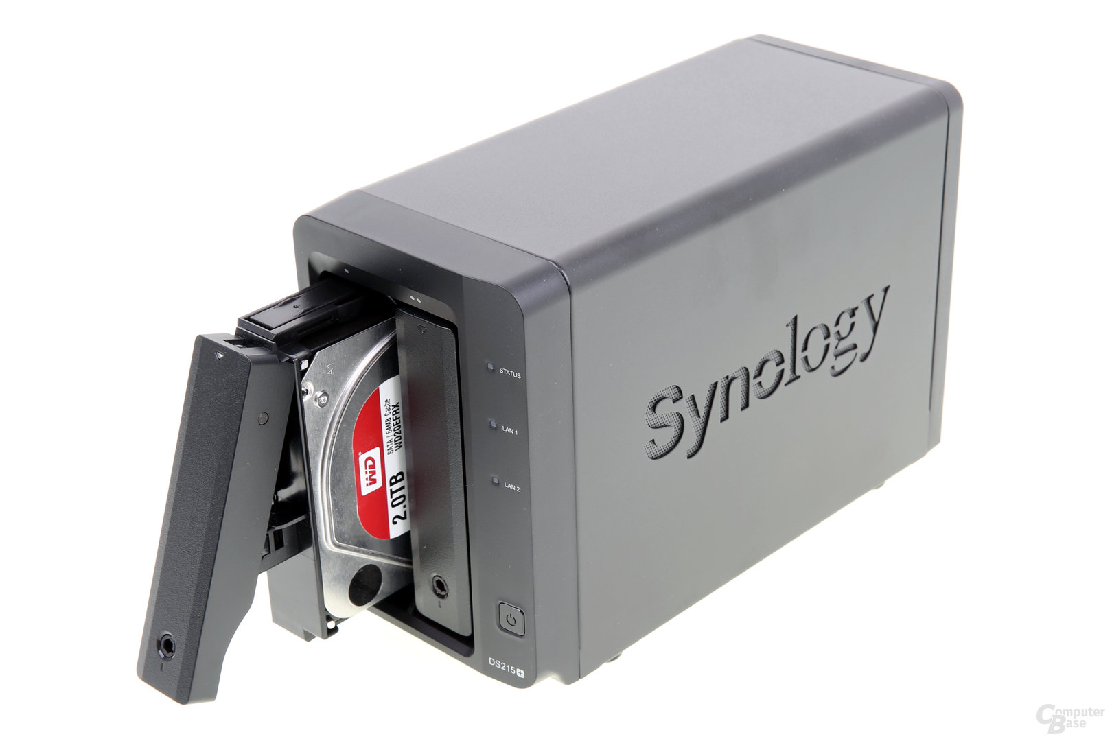 Synology DS215+ – Geöffneter Laufwerkseinschub