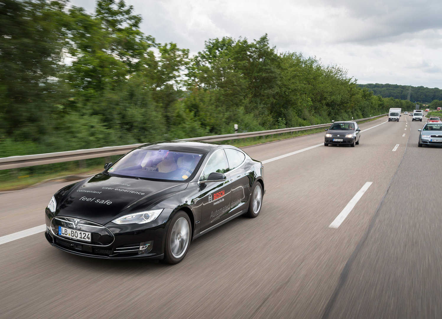 Bosch nutzt auch Fahrzeuge von Tesla, um das automatisierte Fahren zu erproben.