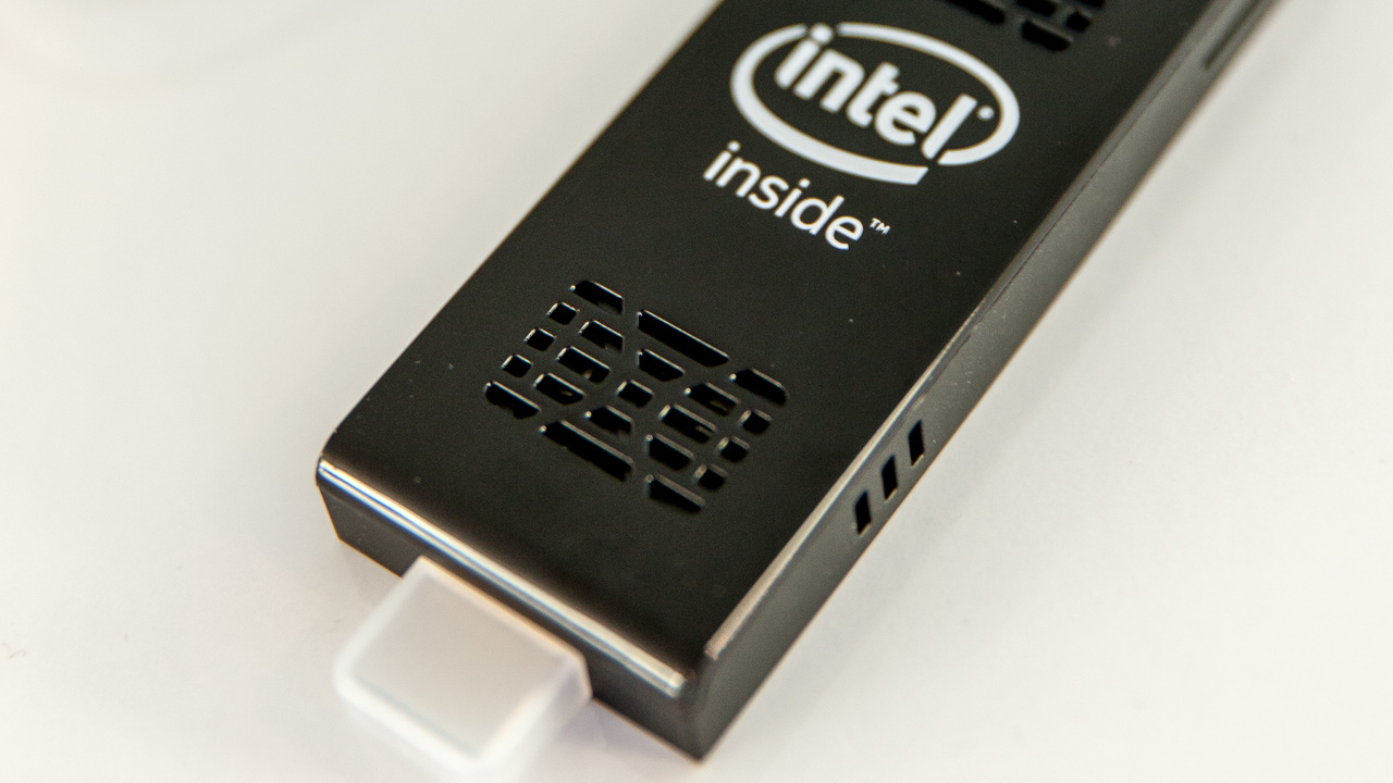 NEXXT PC Stick: Mini-PC für den HDMI-Anschluss mit externer WLAN-Antenne