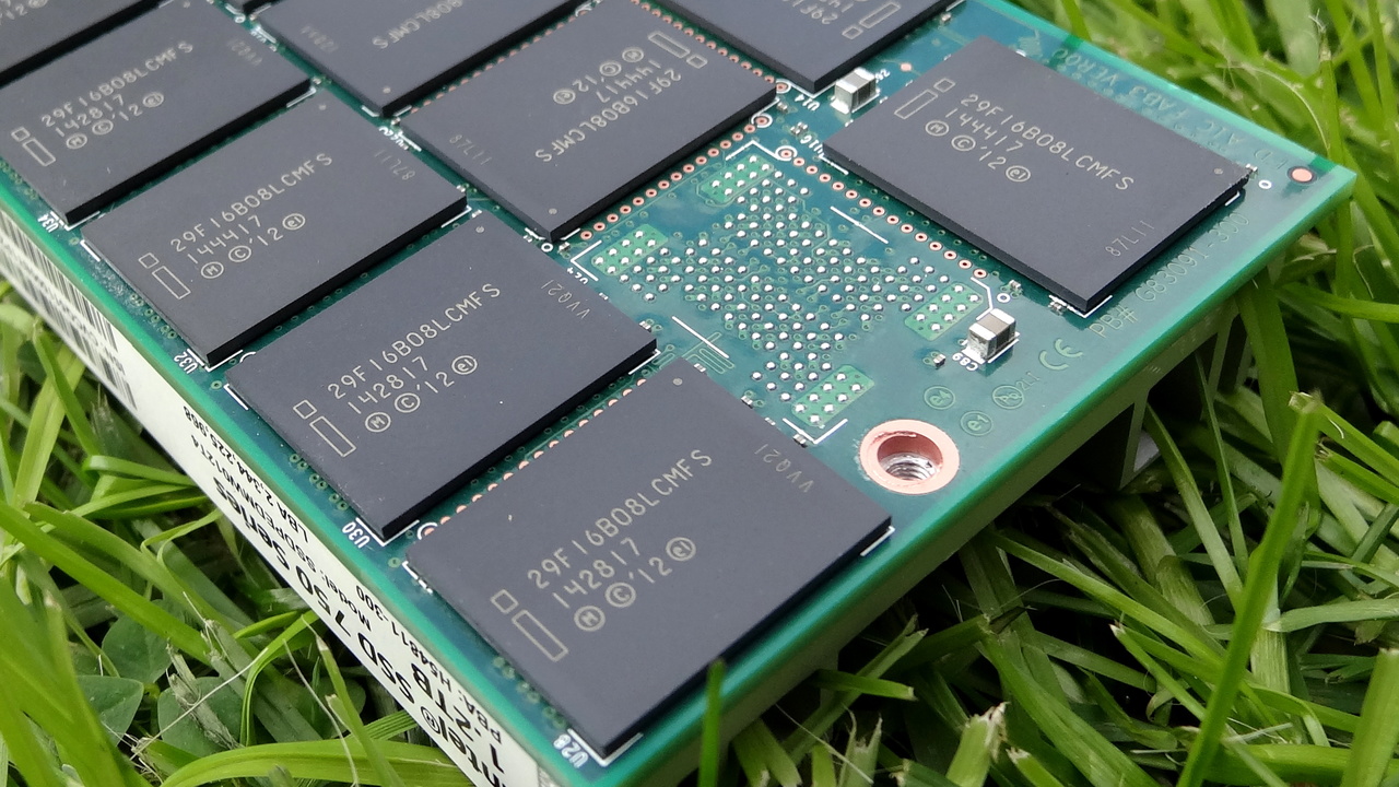 Intel SSD 750: 800-GB-Modell als Lückenfüller im Handel gesichtet