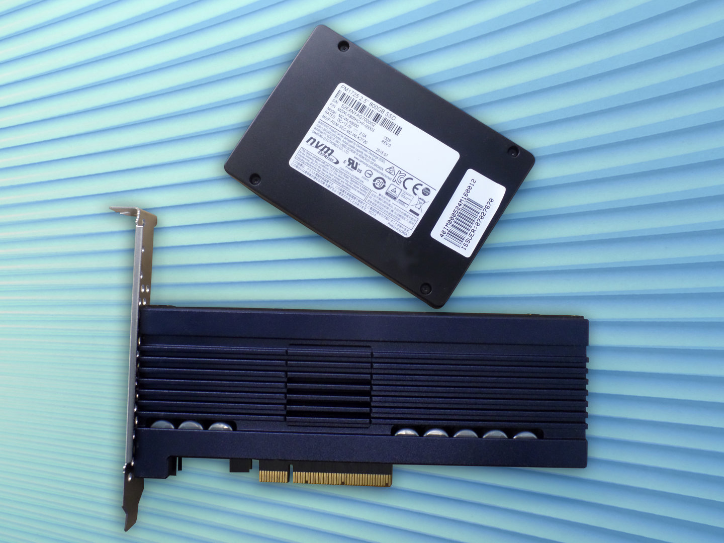 Samsung PM1725 als PCIe-Karte und 2,5"-Modell
