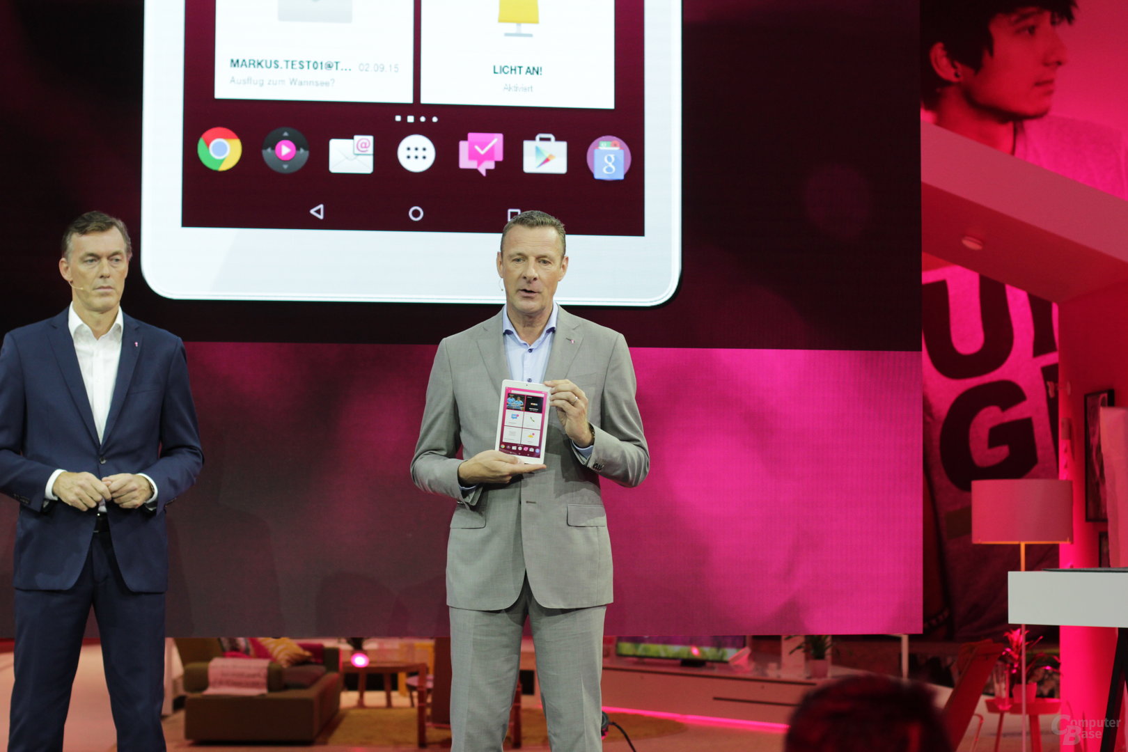 Telekom CEO Niek Jan van Damme mit qdem Puls