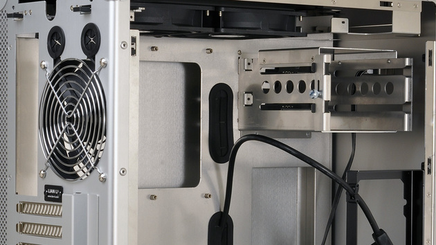 Lian Li PC-TU300: Tragbares ATX-Gehäuse kann zum Gepäckkoffer werden