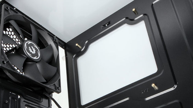 Budget-Gehäuse: BitFenix Nova präferiert Design über Ausstattung
