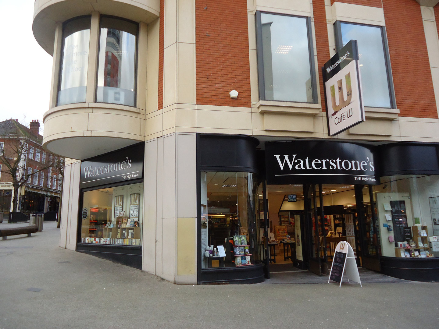 Waterstones Buchhandlung Surrey, London