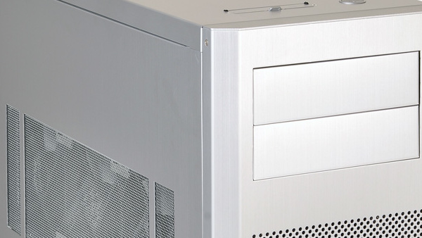 Lian Li PC-18: Kompakter Midi-Tower für Radiatoren mit bis zu 360 mm