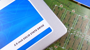 Crucial BX200 SSD im Test: Preisbrecher mit HDD-Leistung nach dem Cache