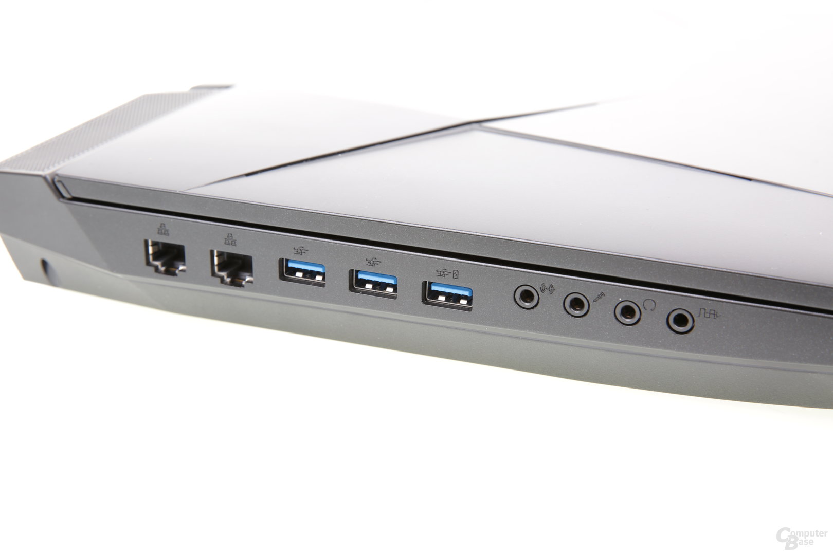 Schenker XMG U726 Ultimate - USB und LAN