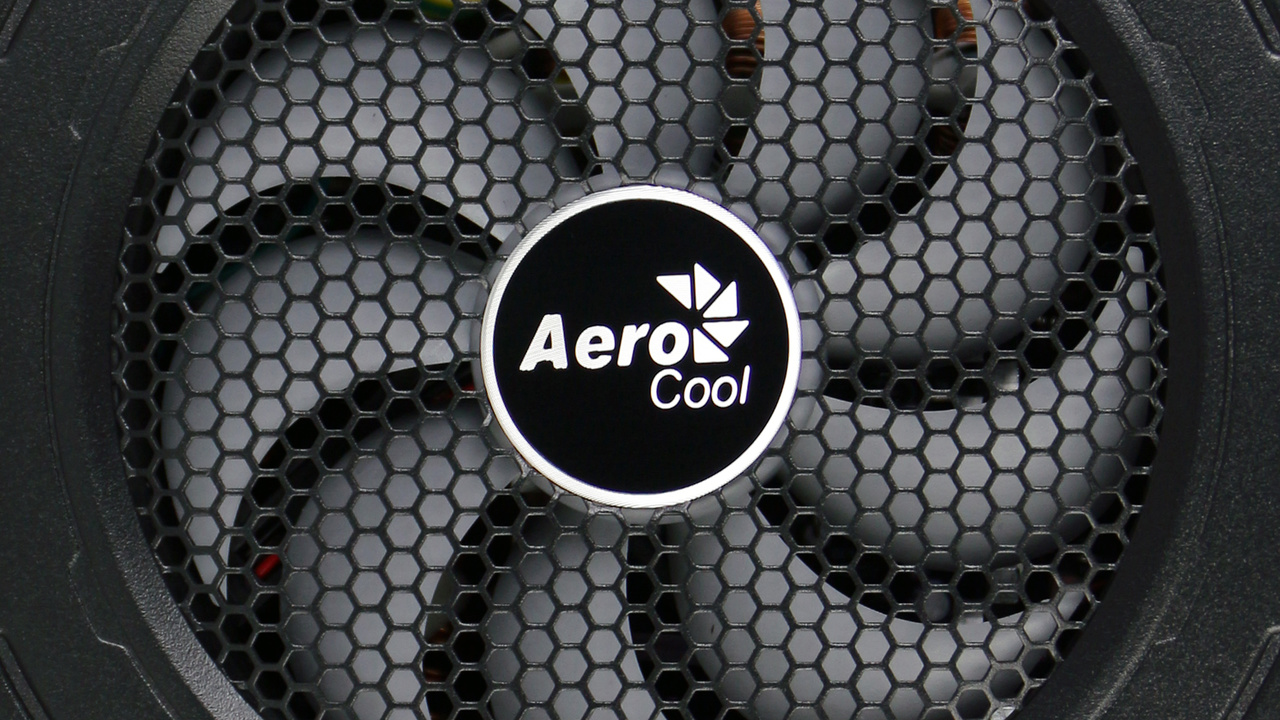 Aerocool Xpredator: Günstige Netzteilserie mit modularem Kabelmanagement