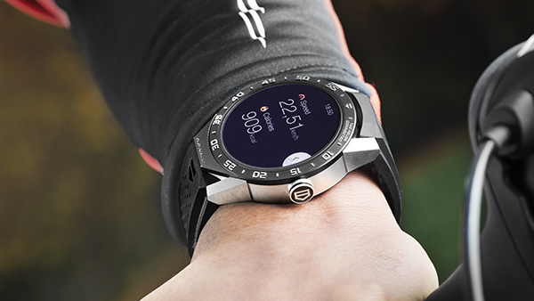 TAG Heuer Connected: Smartwatch mit Saphirglas und Titangehäuse für 1.350 Euro