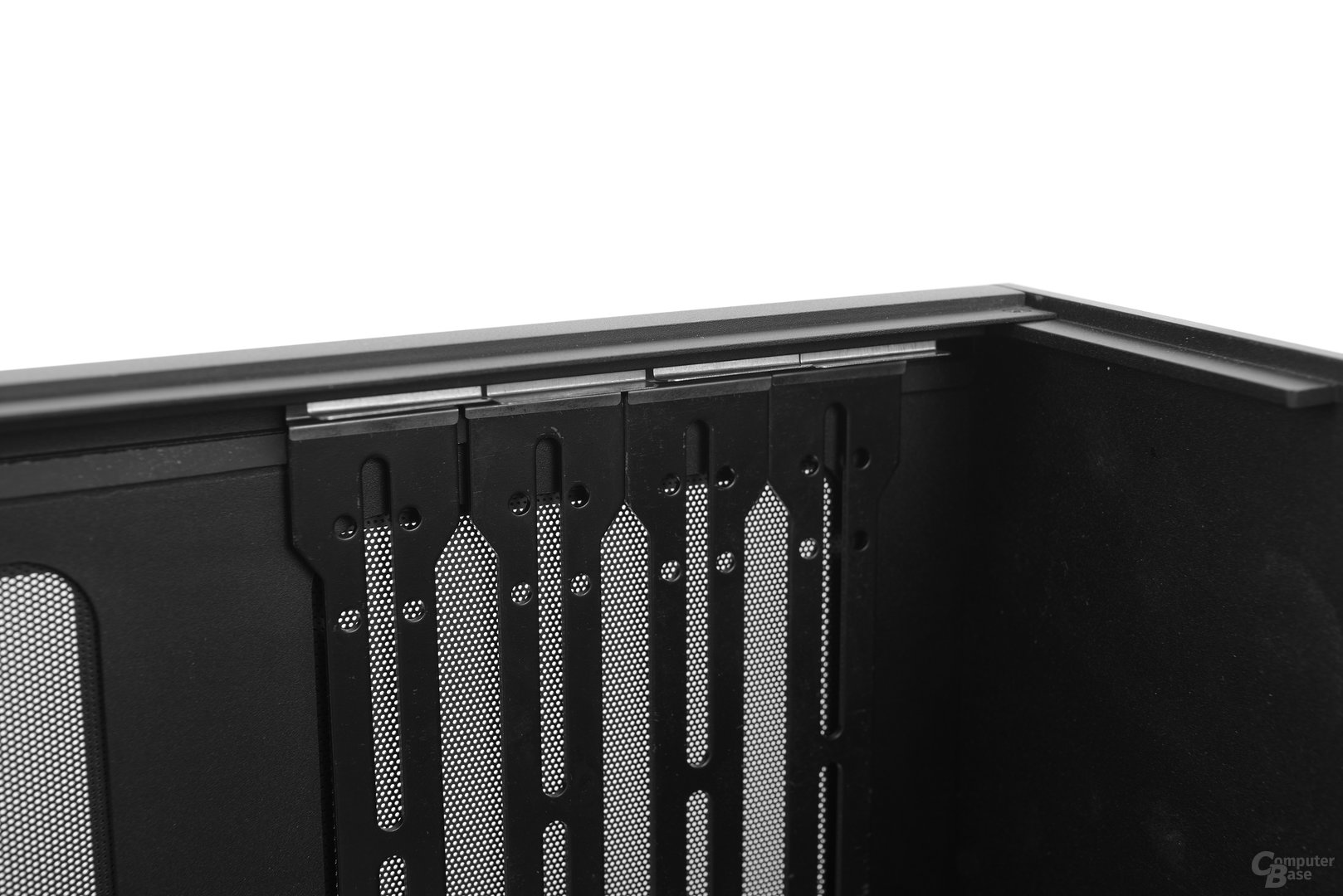 Streacom F12C – Ein Clip hält ein Bracket